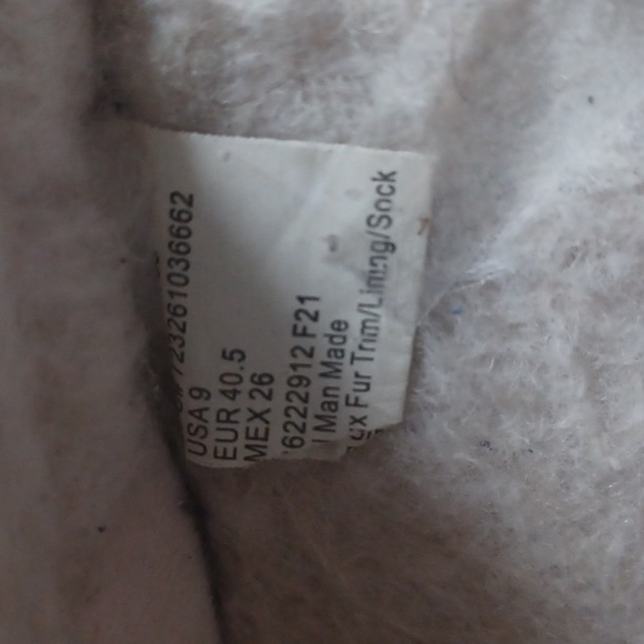 Slippers - Picture 3 of 3